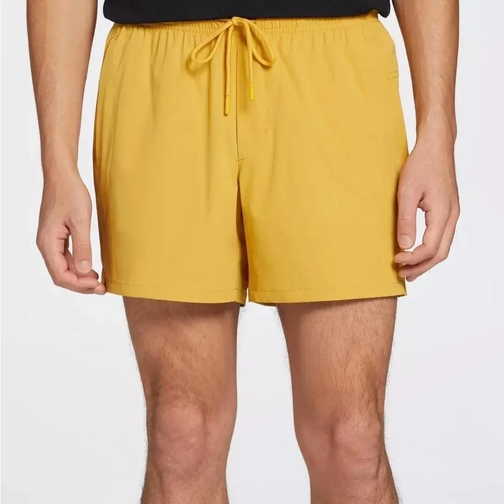 NWT VRST Men’s 5” Everyday Shorts in Yellow Sunset in size Small